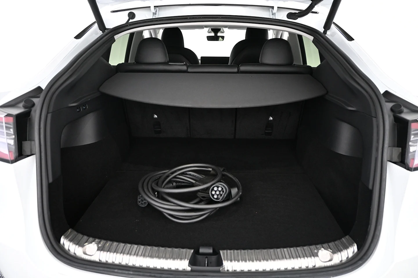Car Image - 6OXaka8mVGQyCFP616dBtJ