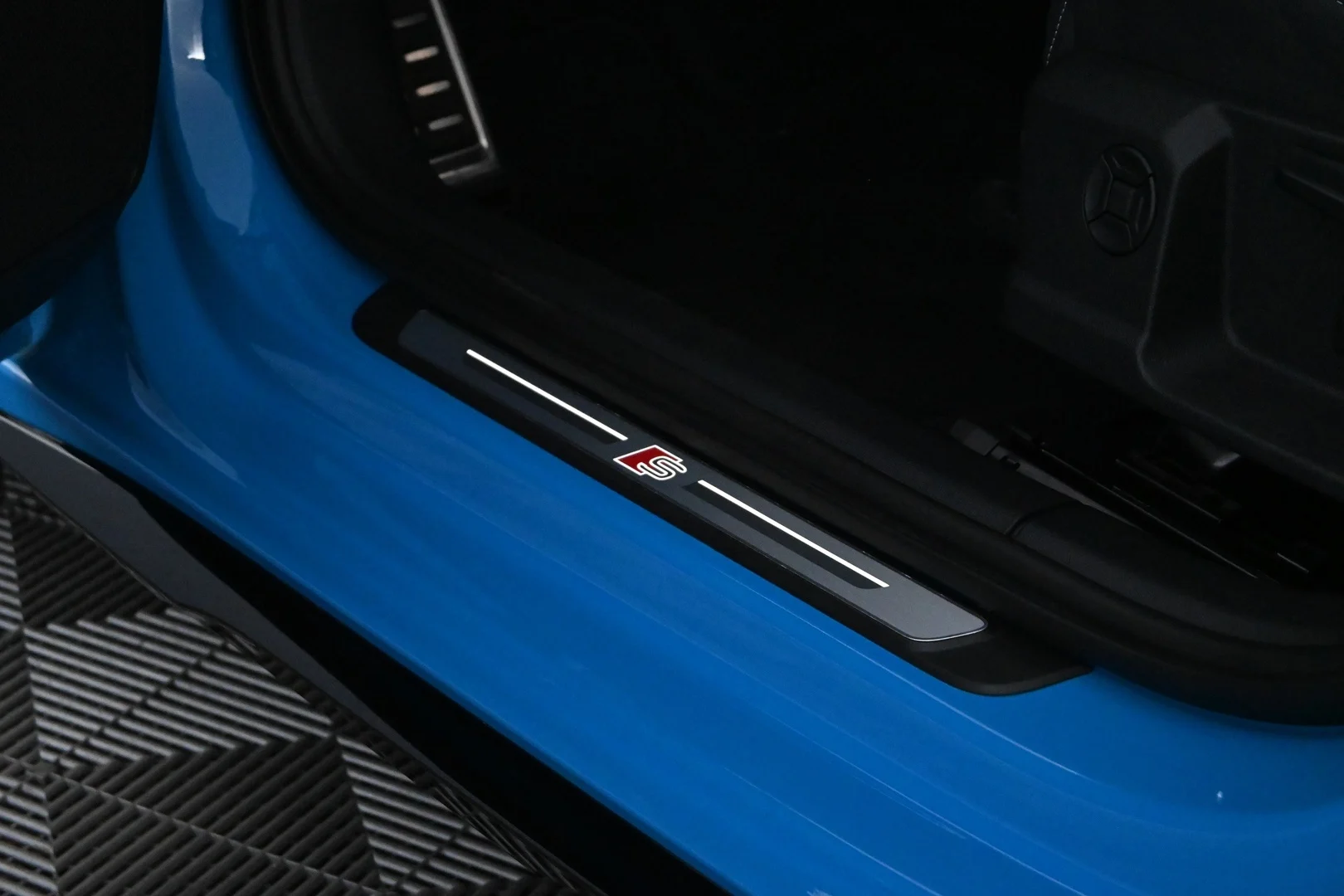 Car Image - 4O17tZu0dqLrTC6OpuGFrO