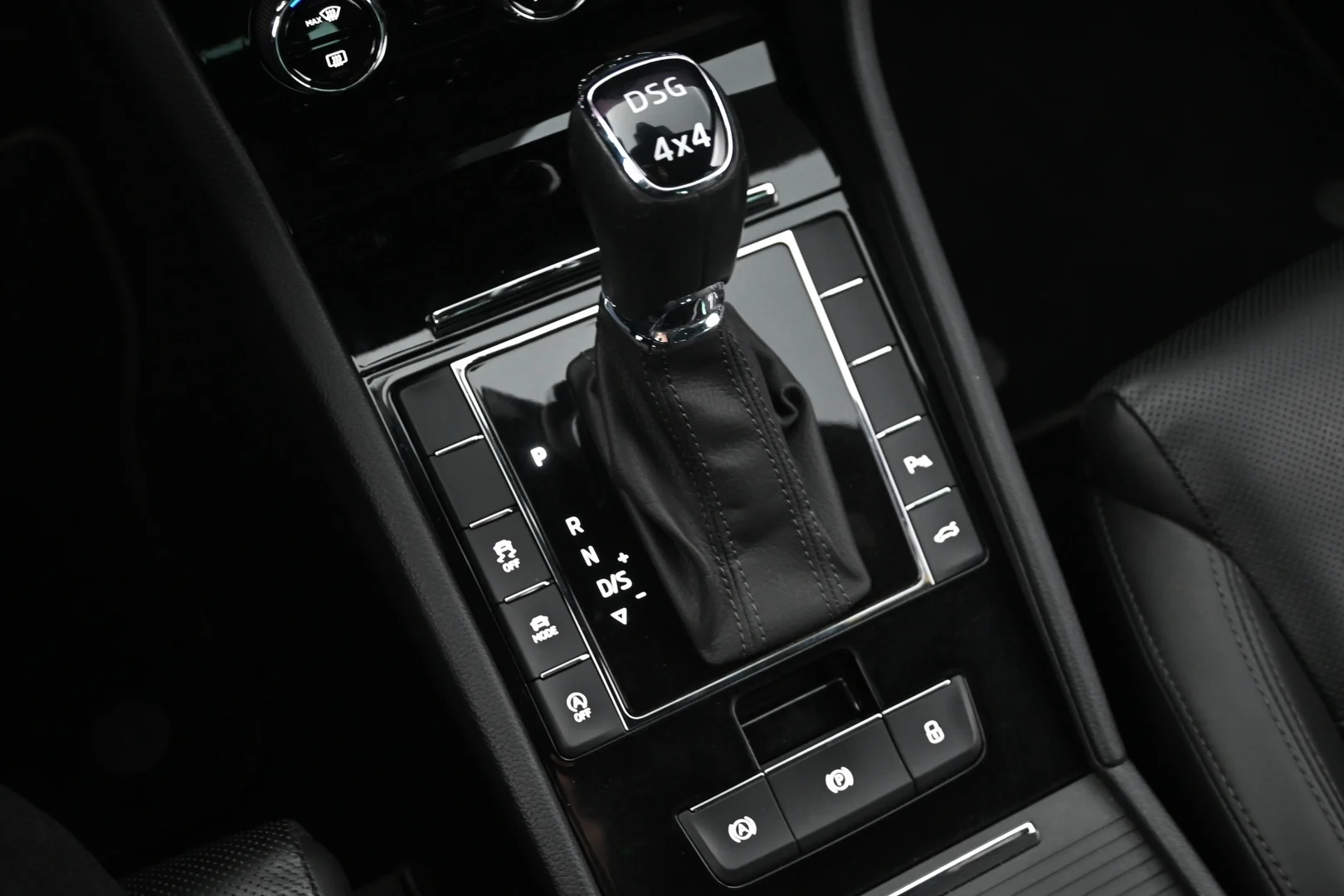 Car Image - 4DorlQxI2cwCwQVoO3kkqx