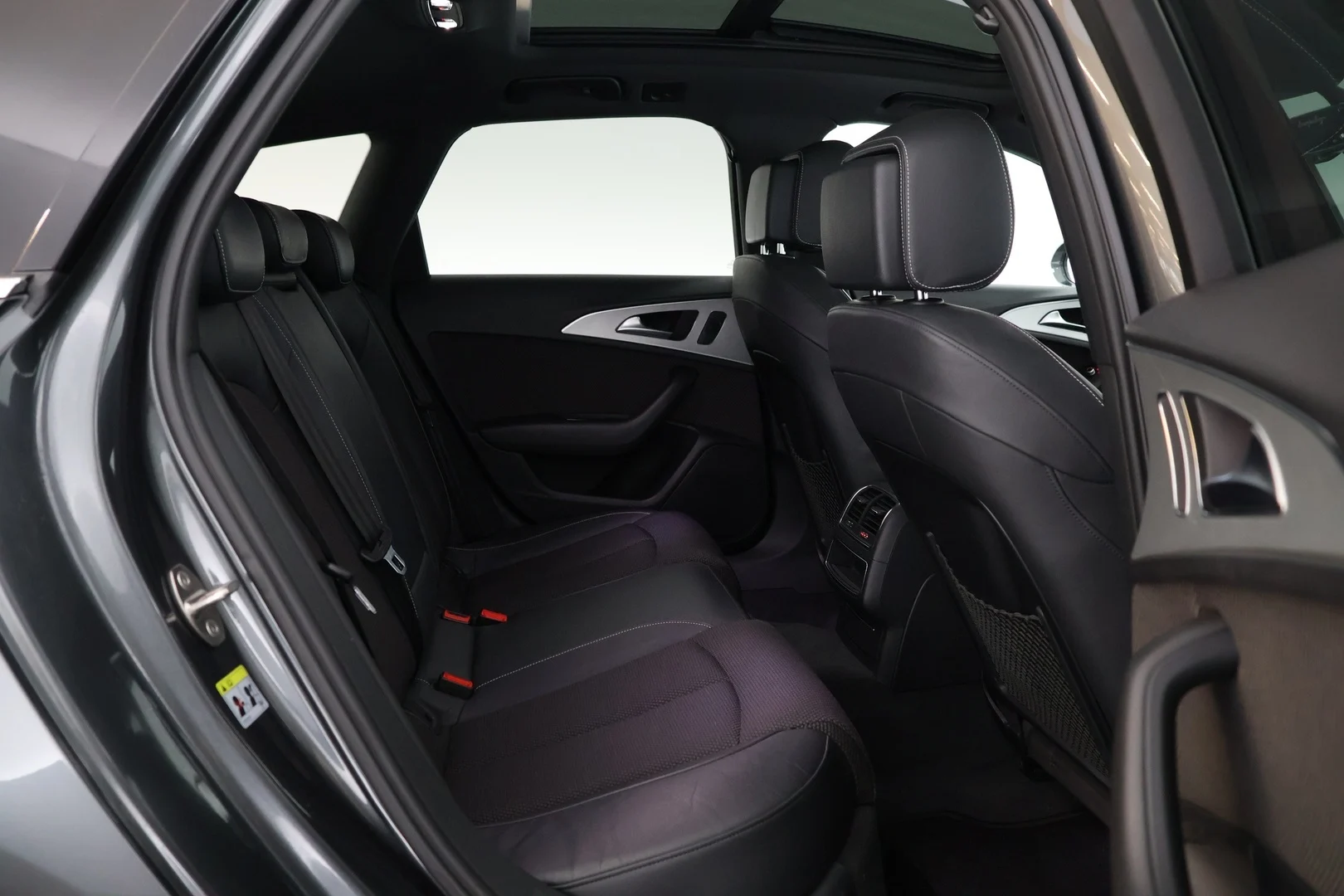 Car Image - 4g5RvvS0yArUidwMJcTJP6