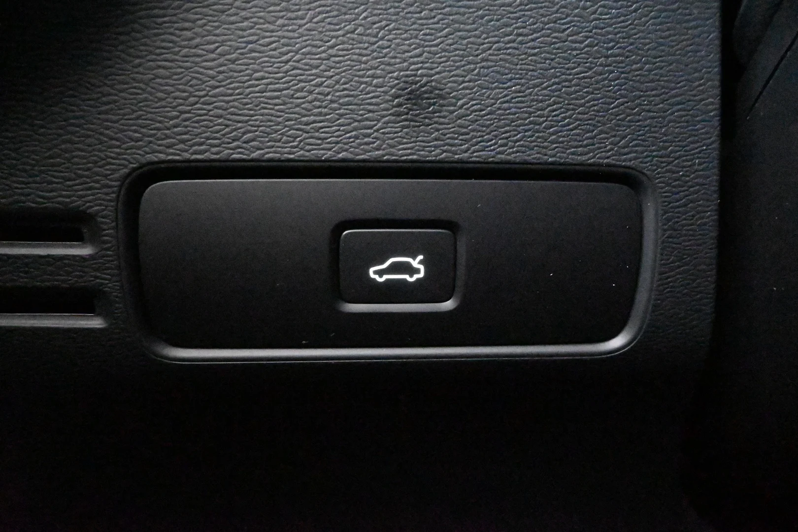 Car Image - 49UPKzXAv9tnasRmYuuXv5