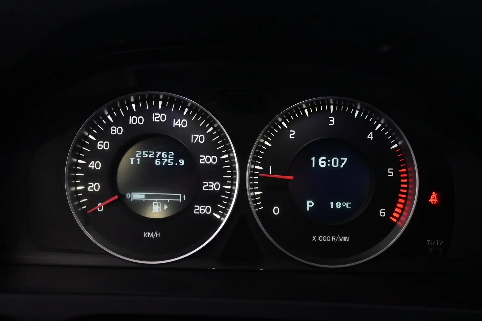 Car Image - 7JE65xhpk49zTVyfjTcIvy