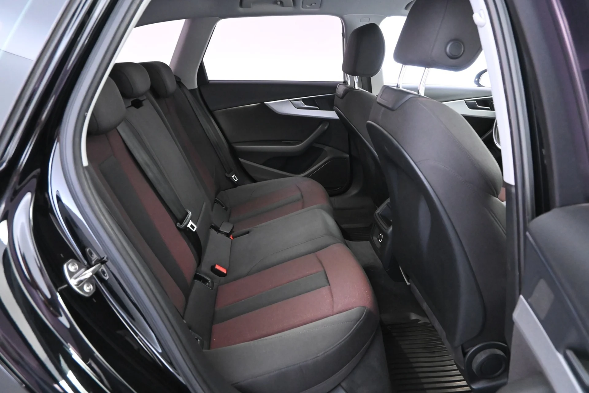 Car Image - 2A1Rk5YV7nTIVQNIiacGlt