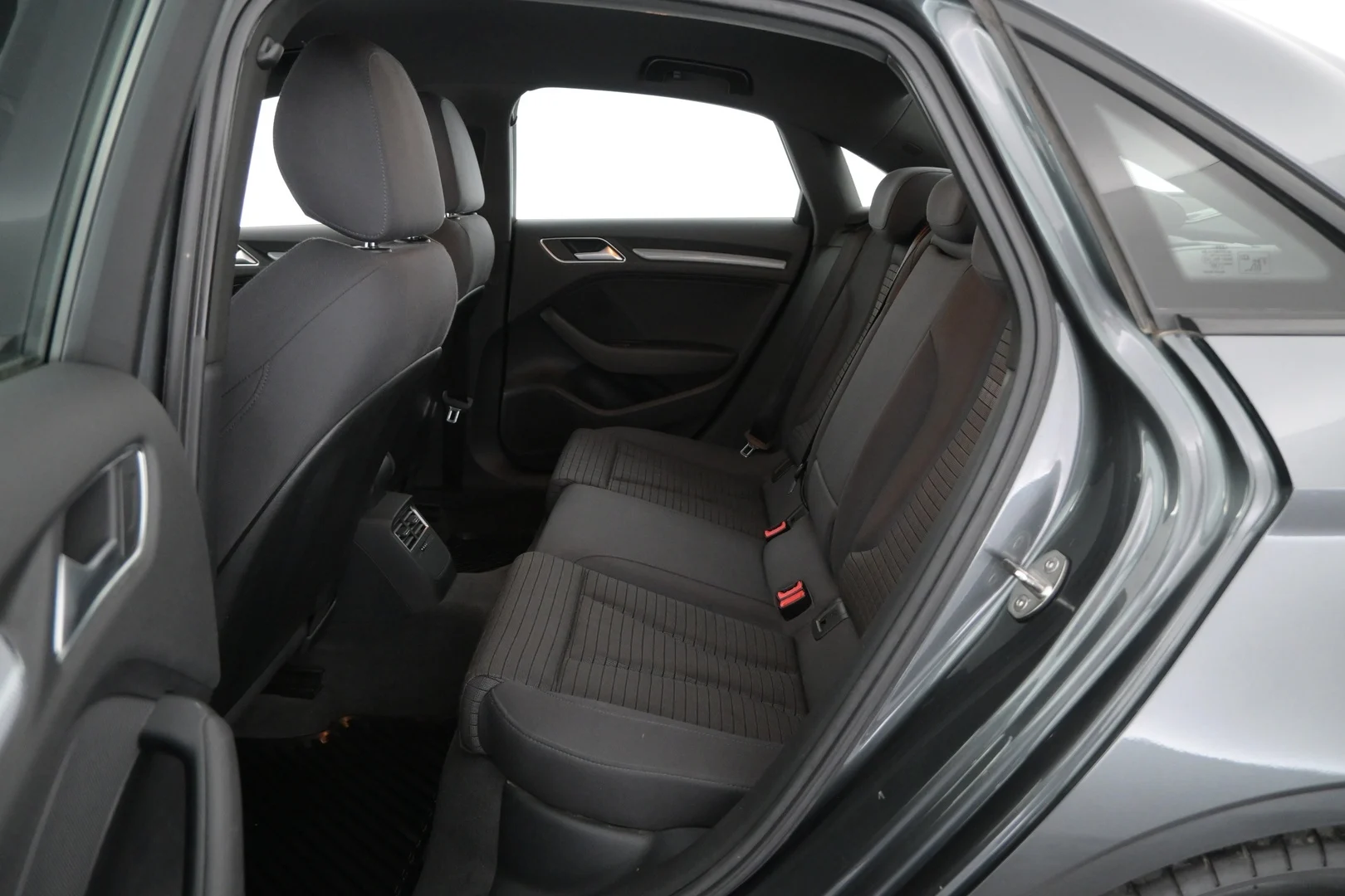 Car Image - 2yKqNNtOtUWaaqskaGrV3i