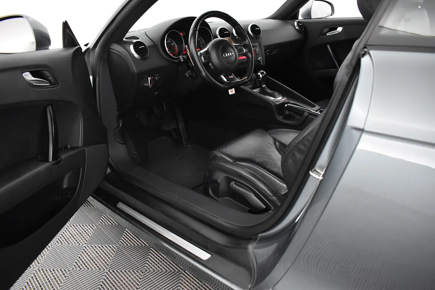 Car Image - 6Gr89Y3KrZliJVJmjMs3Xb