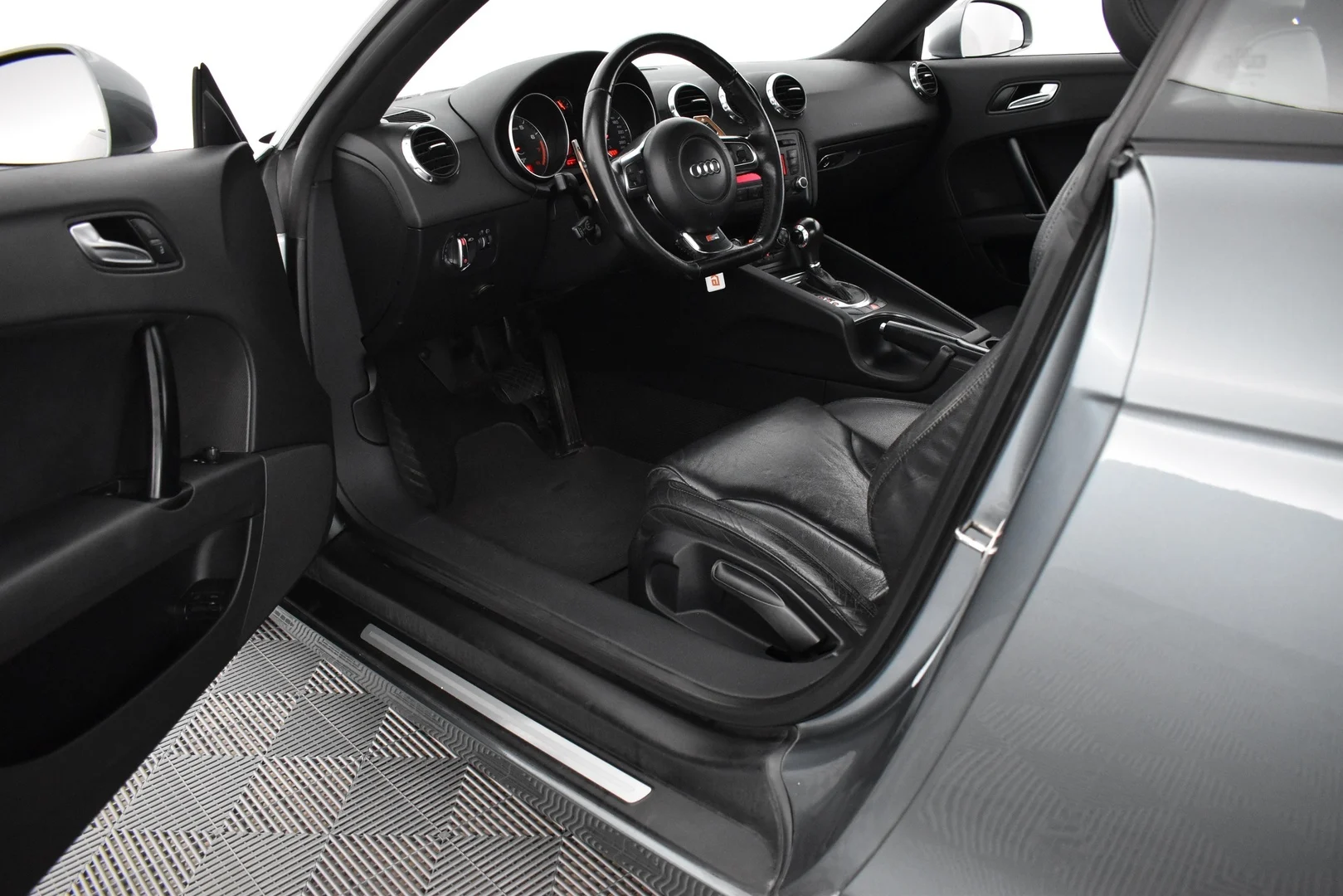 Car Image - 6Gr89Y3KrZliJVJmjMs3Xb