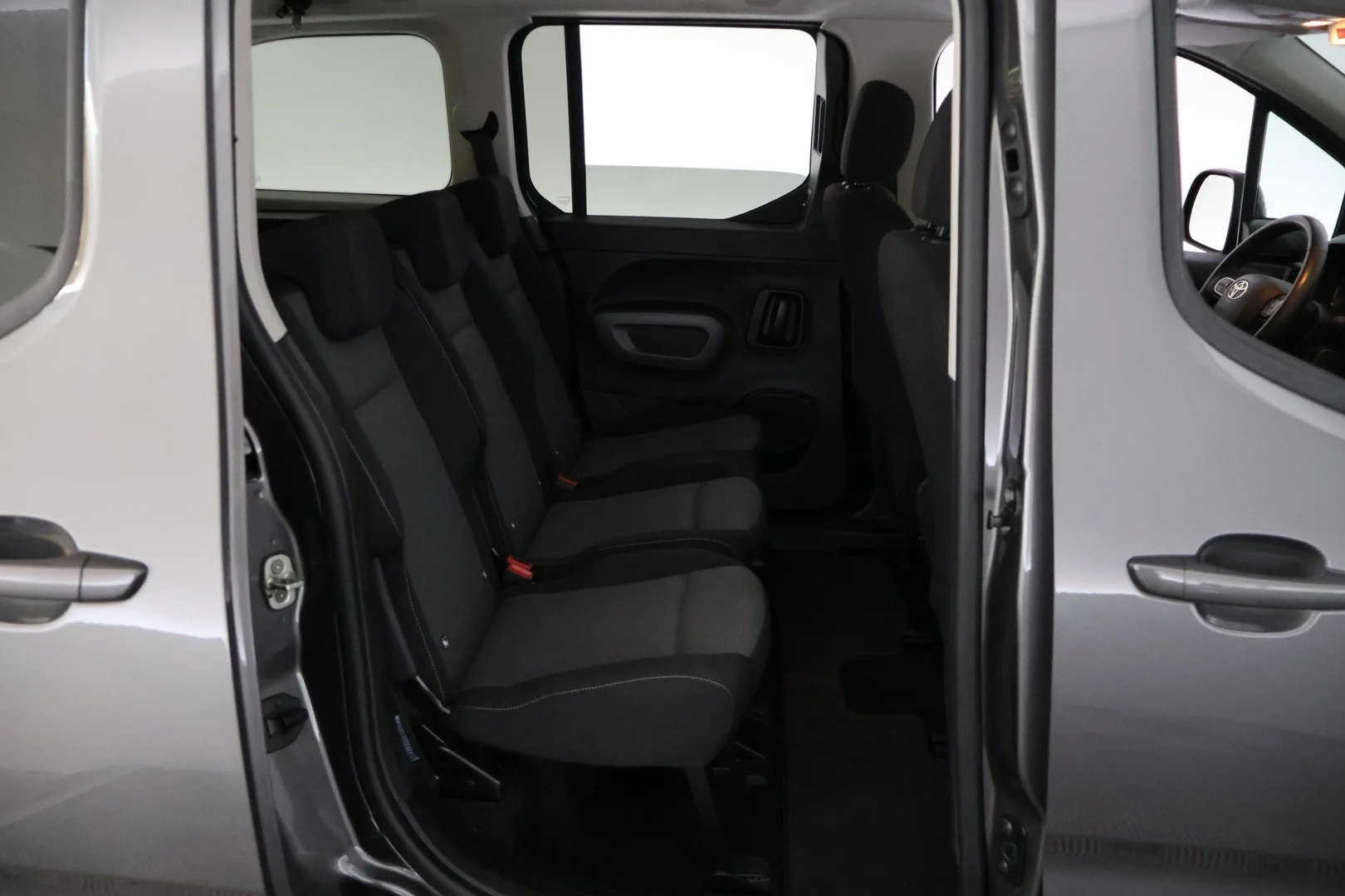 Car Image - 6ZKK2Cj3Wf7jb6D9f2Of75