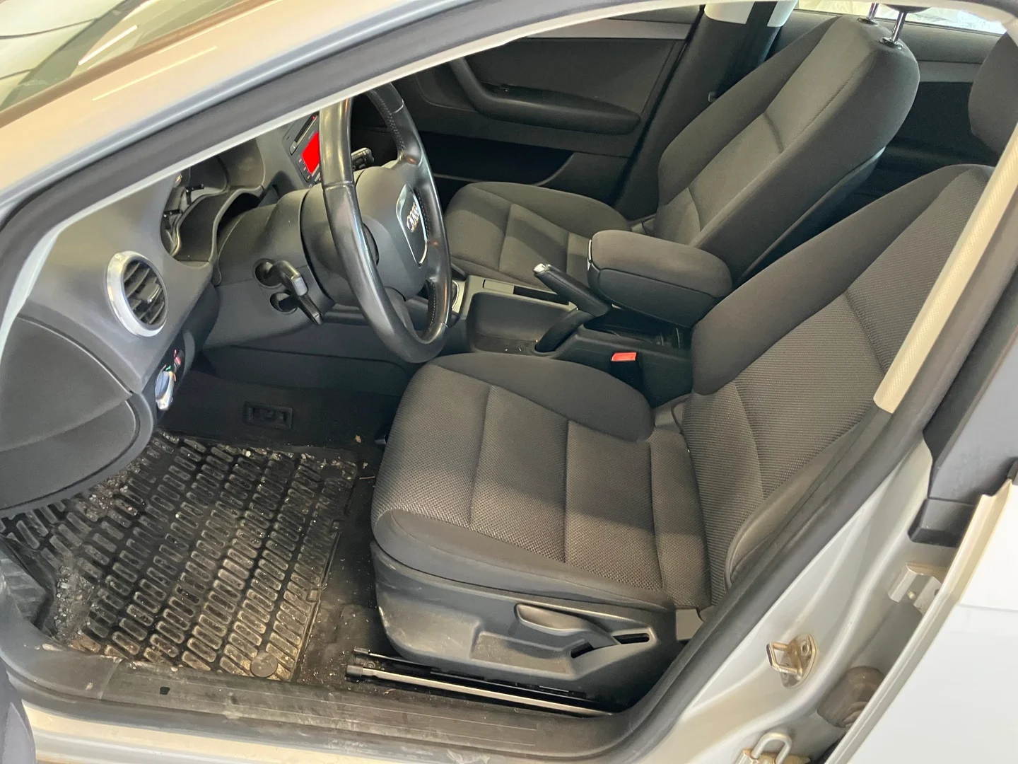 Car Image - 6c1QnQoWSMPSytDKFEz07r