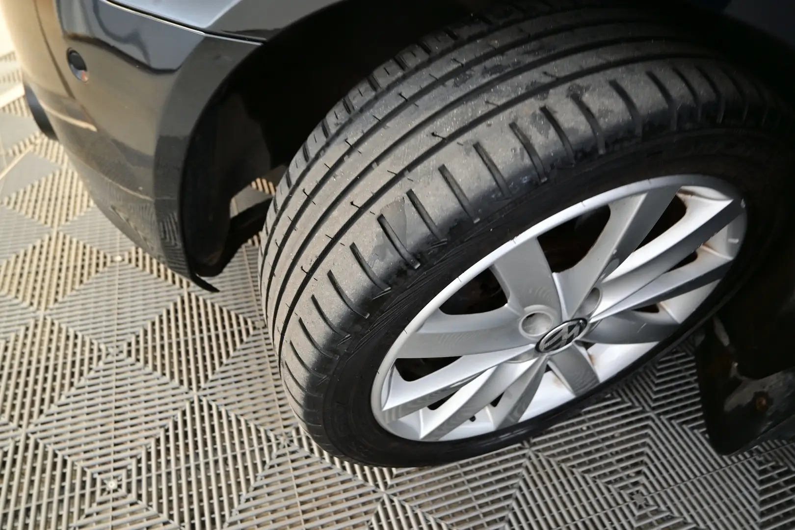 Car Image - 68T5PjglDj43dwq5Tocz7D