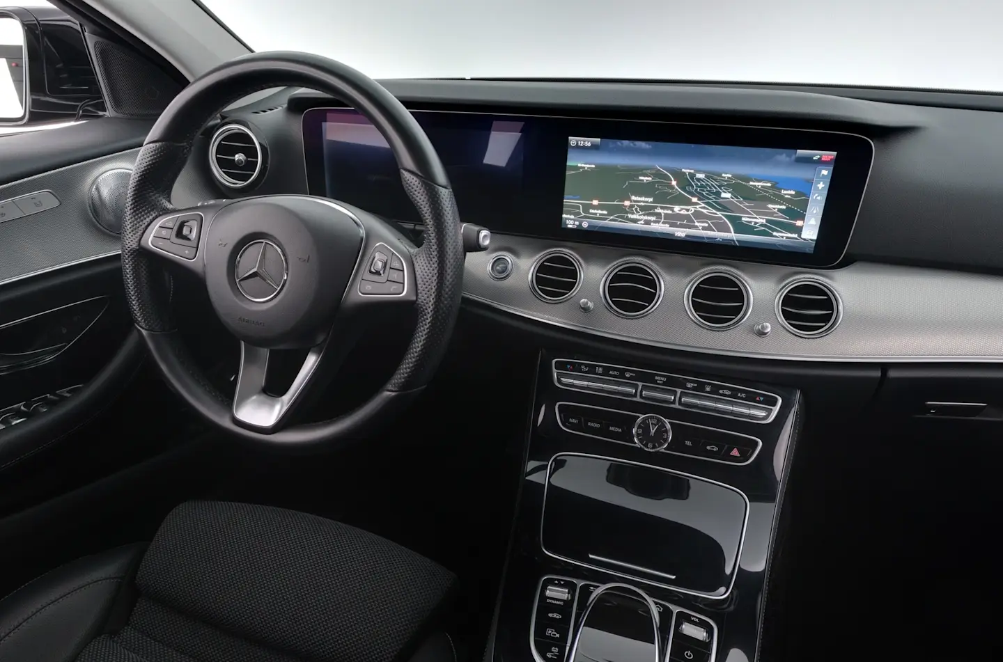 Car Image - 4Ncl7J2RXruZazxtrIAu7g