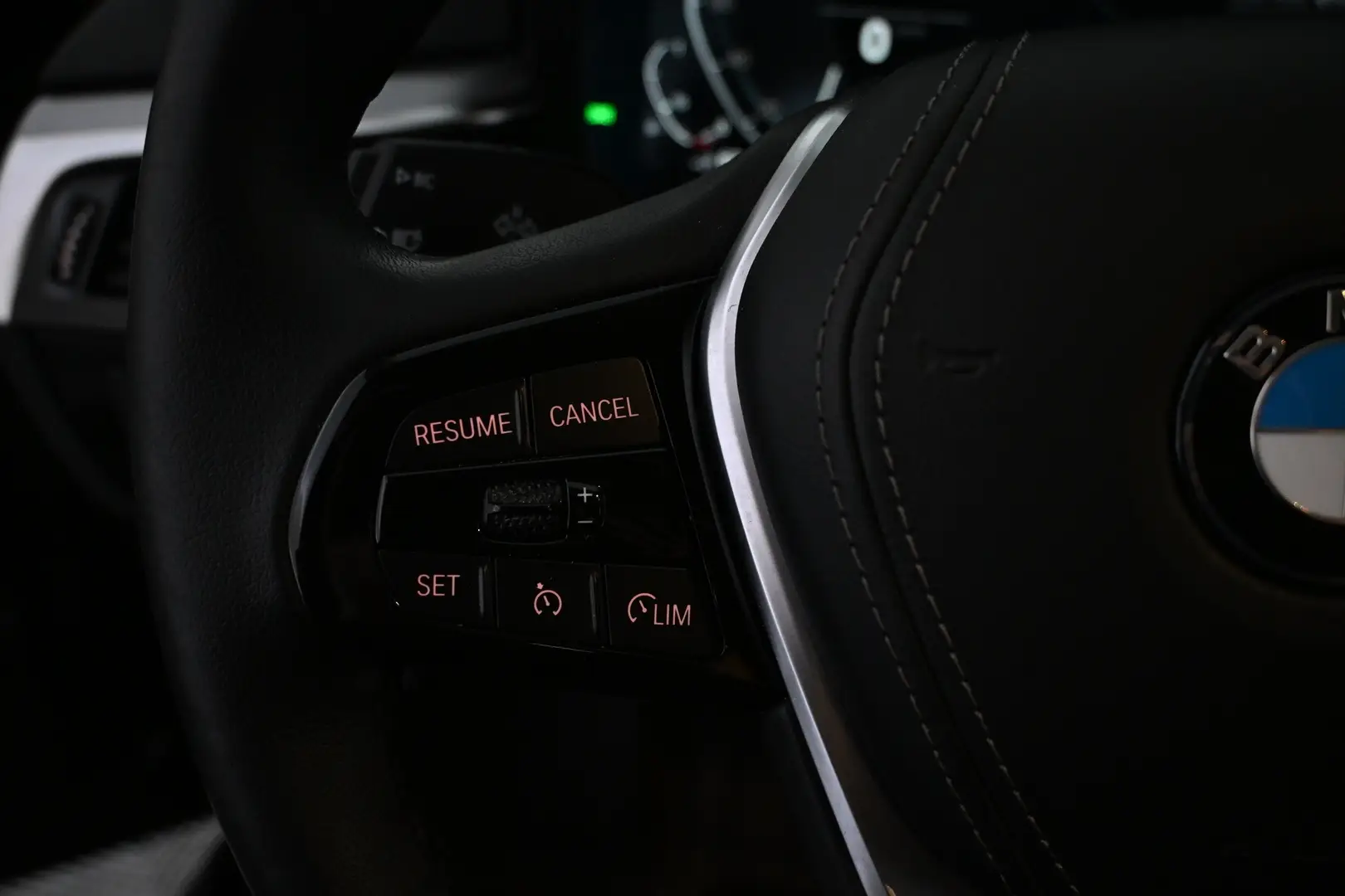 Car Image - 2ONFKELwiIUMgggypQ64UM