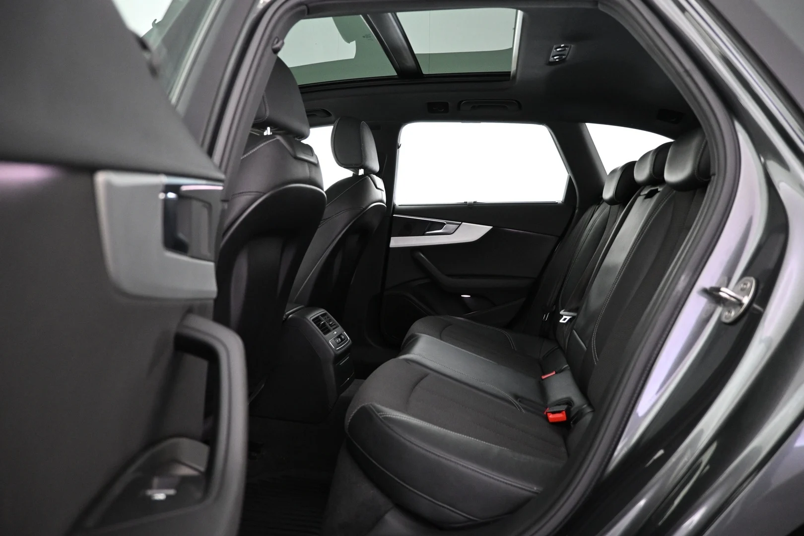 Car Image - 72StOPJf03eadYFa2x61jJ
