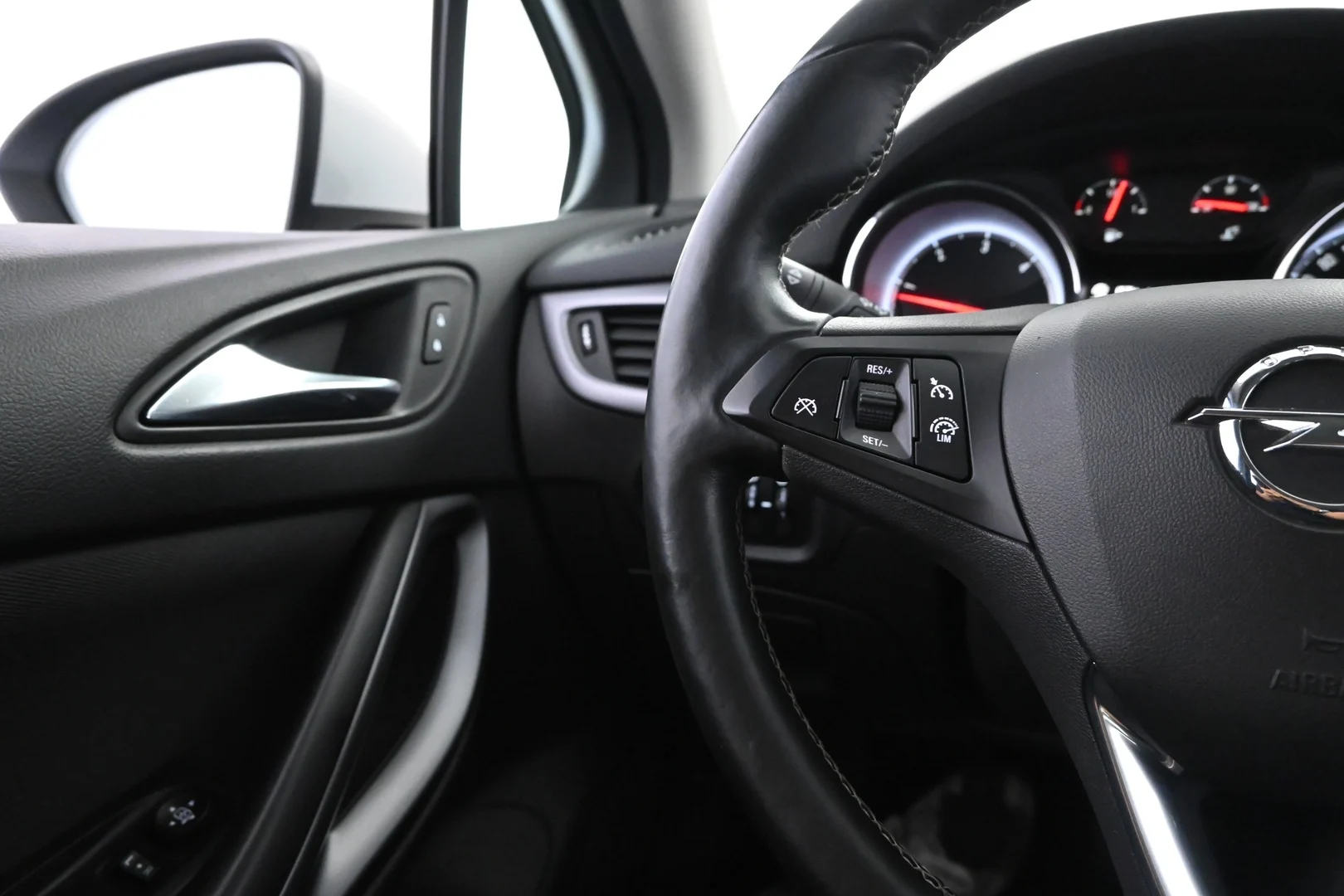 Car Image - 6dGJgRxWQ2fjNzXgmXLiTv
