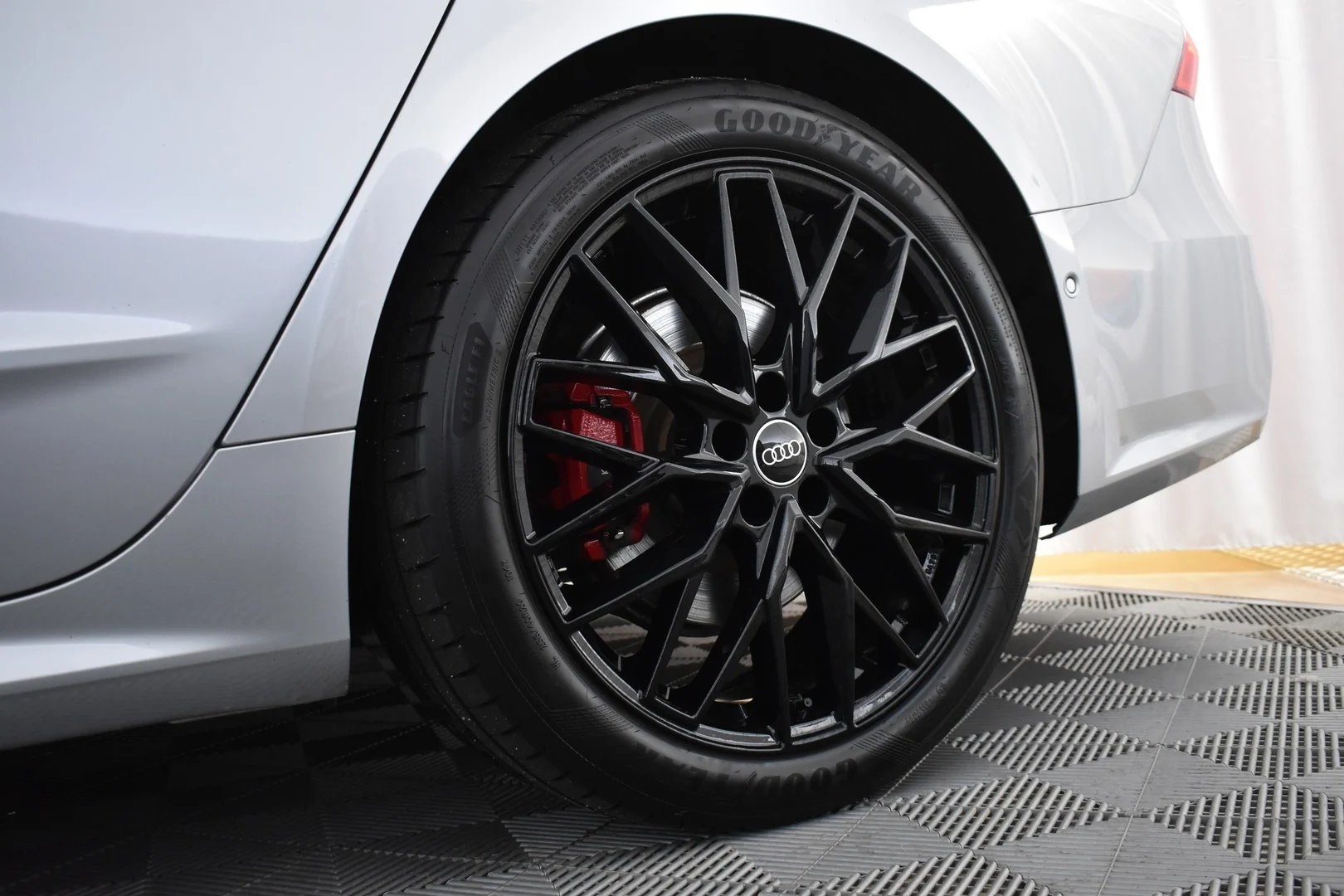 Car Image - 10AZfQKthPl2p7iQJYRNcw