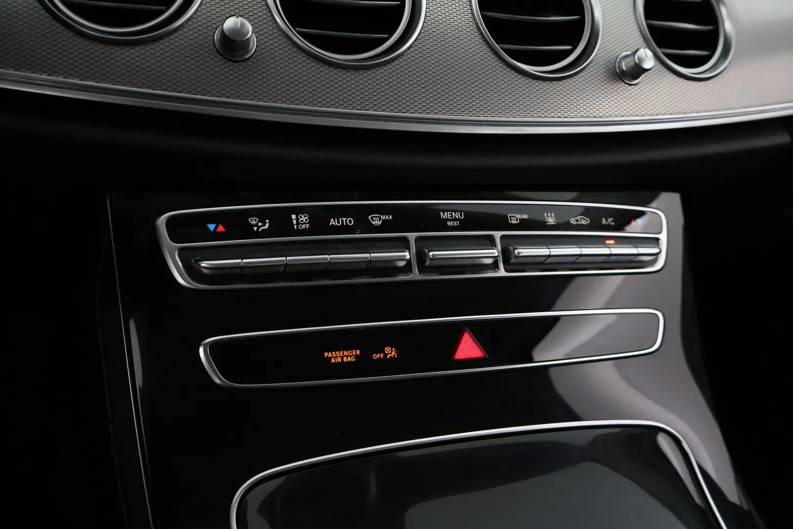 Car Image - 3551e4O2eszF6WXxNbH6Um