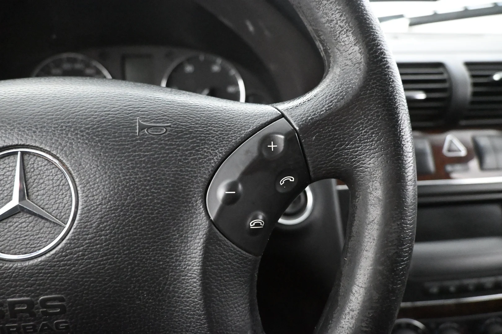 Car Image - 1U5vCePu41BxOPHJZlLajp