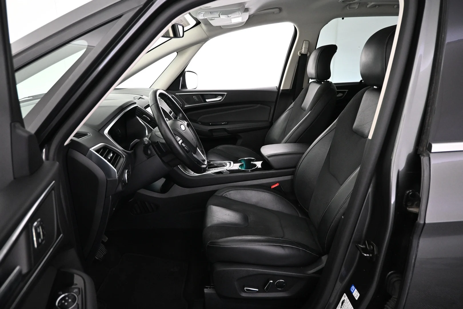 Car Image - 2KXEvzHyrw77APIVRBysUg