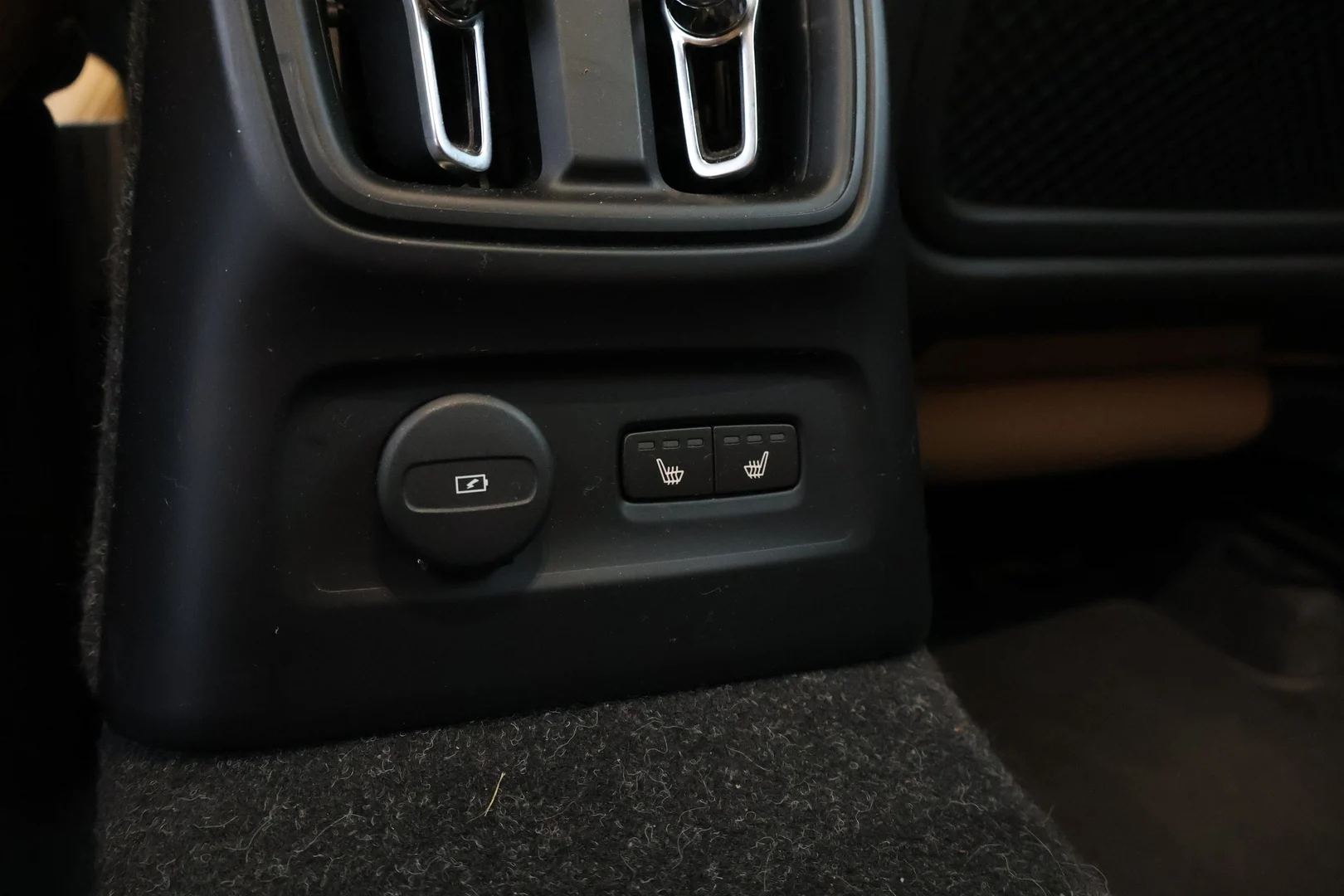 Car Image - 430dTeyA5JLSnvwKy7YiOV