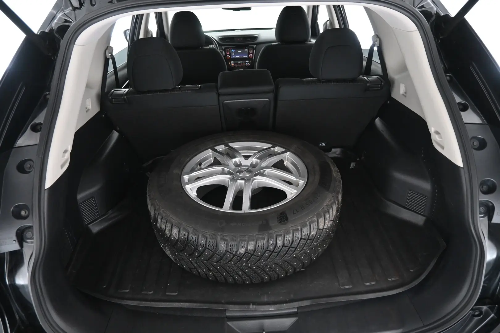 Car Image - 4ugm8hRR7drPZX9OcJM8pD