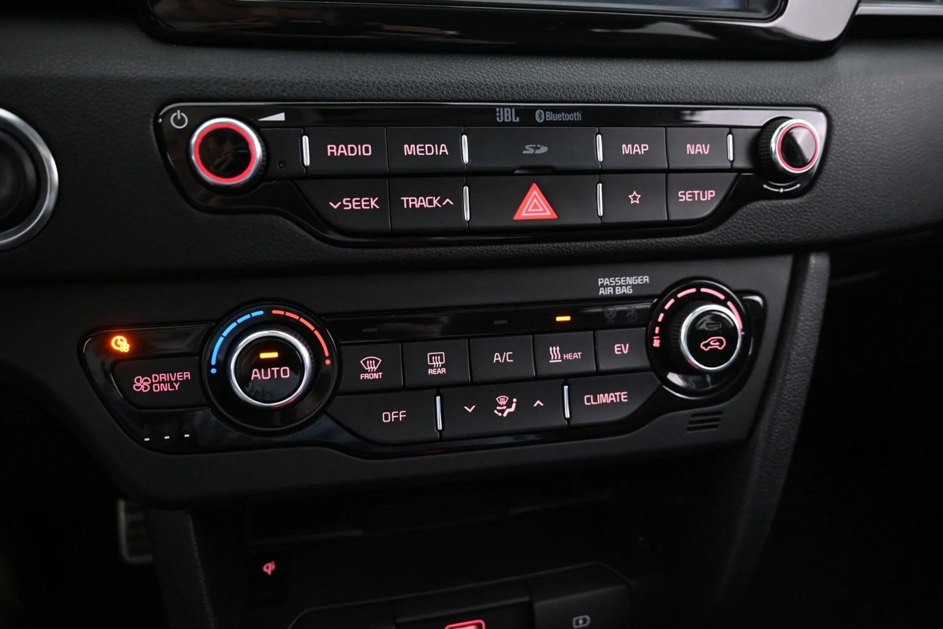 Car Image - 4egron1QYkuiOxzntit1u3