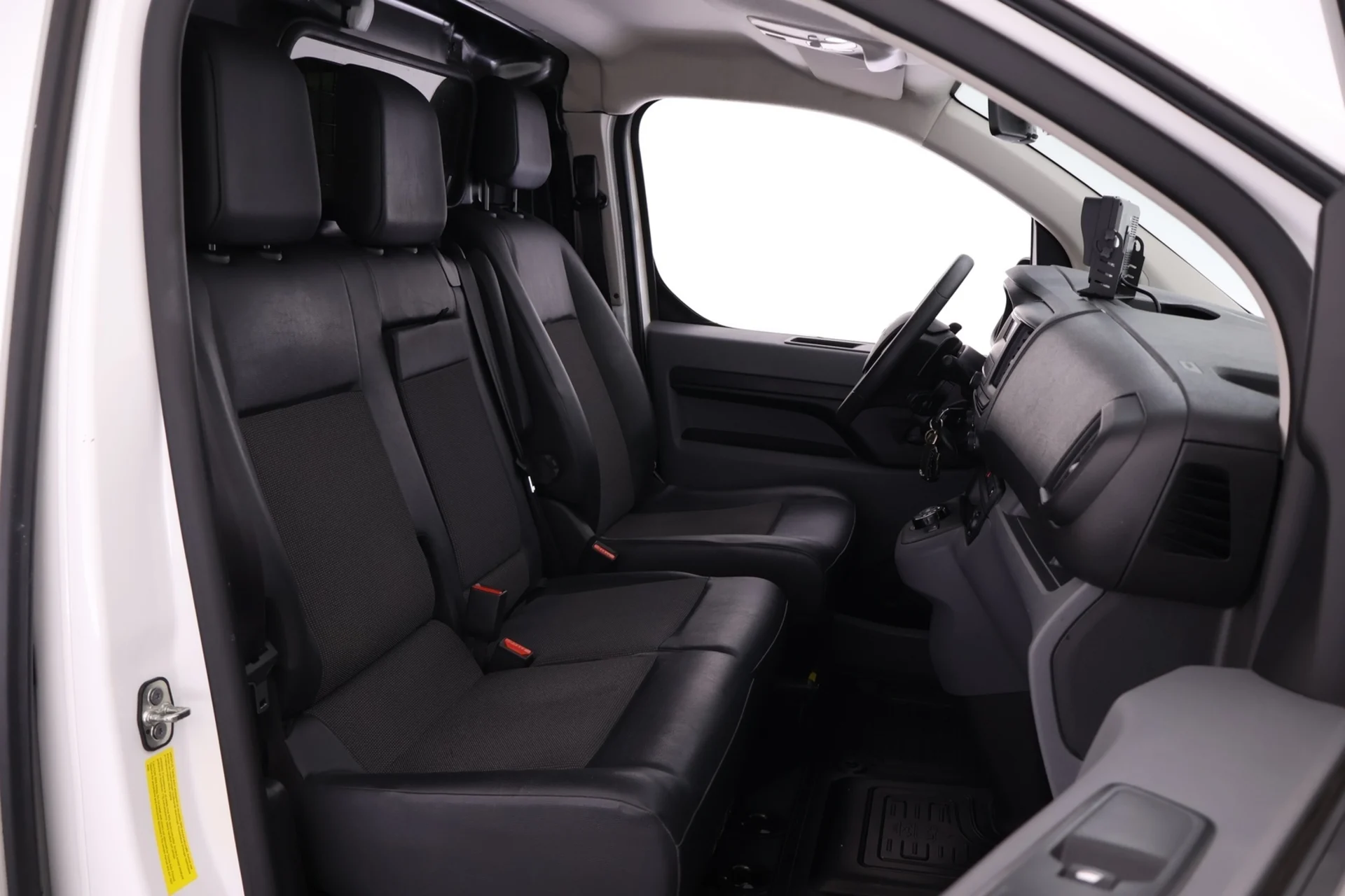 Car Image - 7AicrGbSDnw677344DfUH9