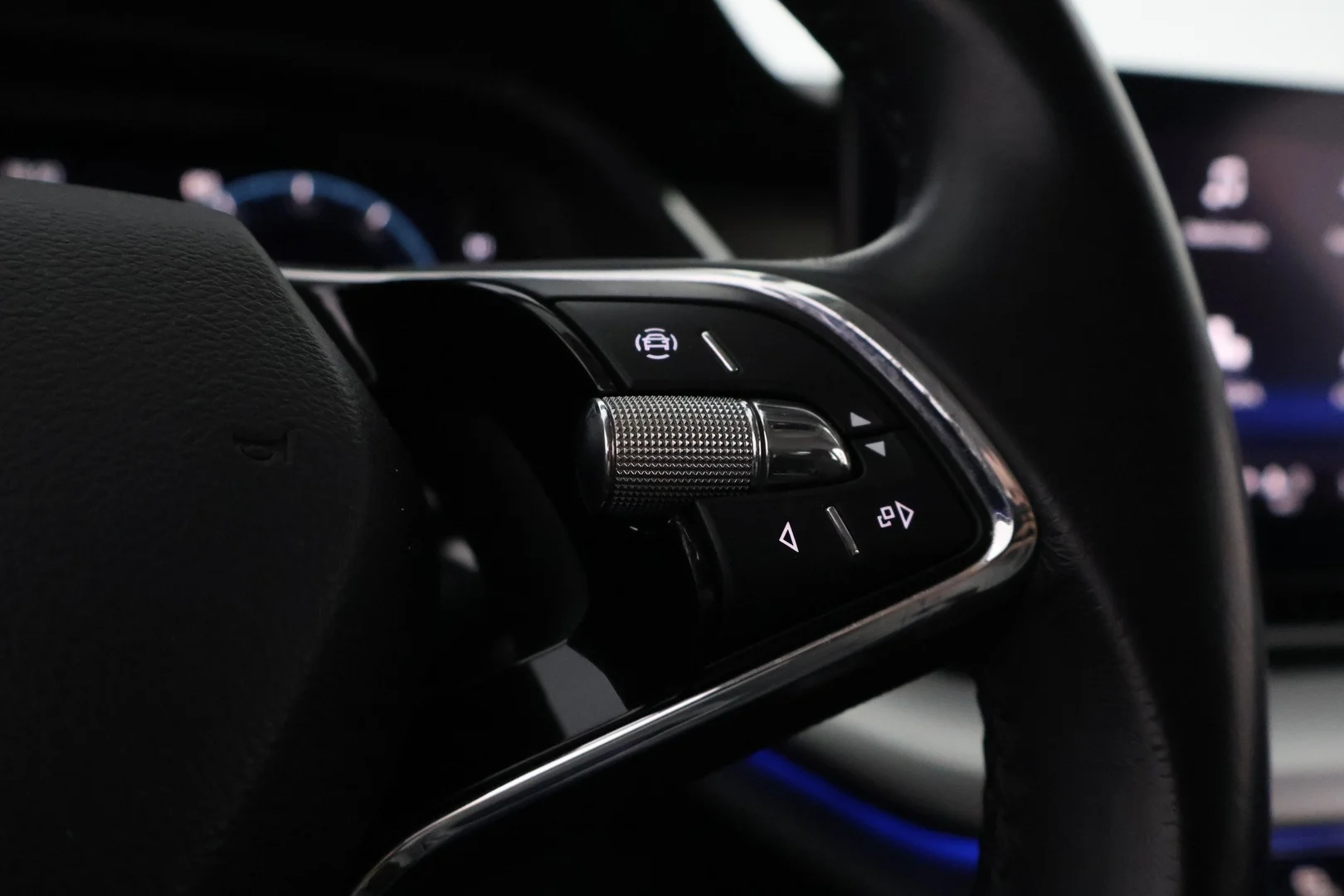 Car Image - 19HDFBrj9eC9xXVaMcmOKR