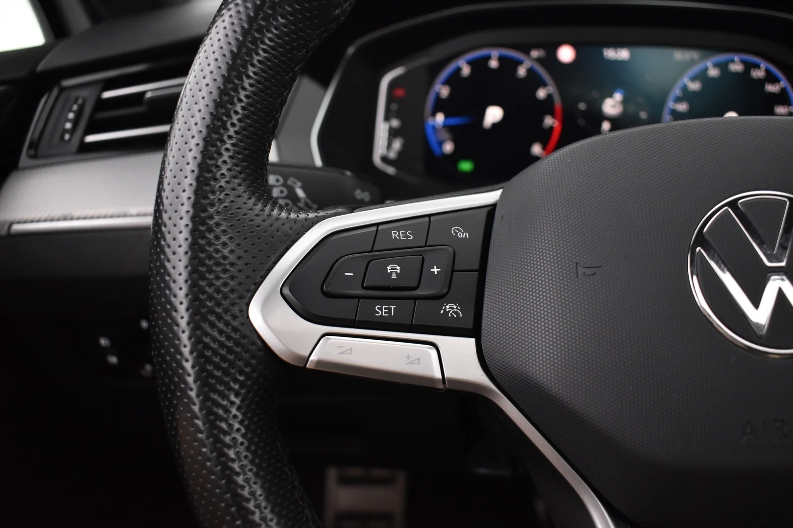 Car Image - 369VRJdeJZAlkSJy7P0O4N