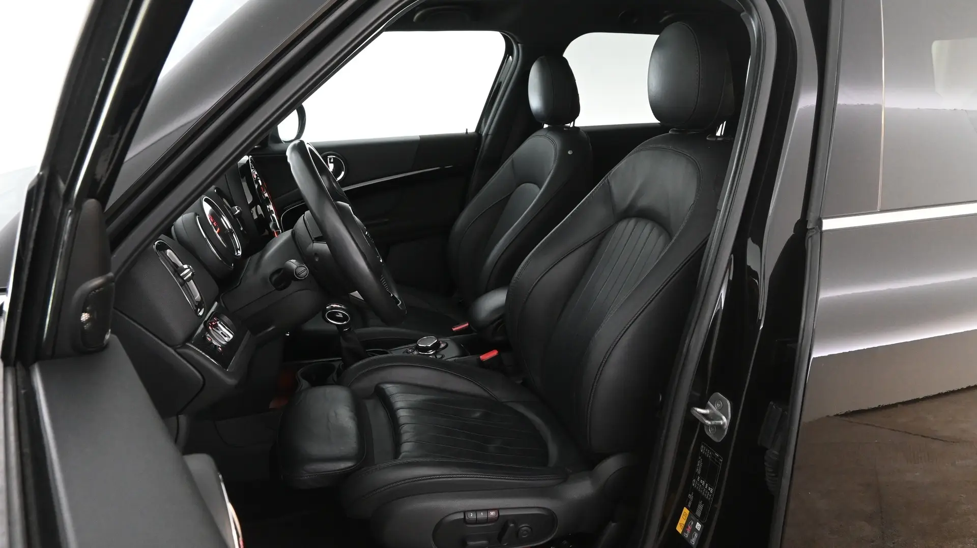 Car Image - 4KFSZ8nj8iIPlmlJsy7m5D