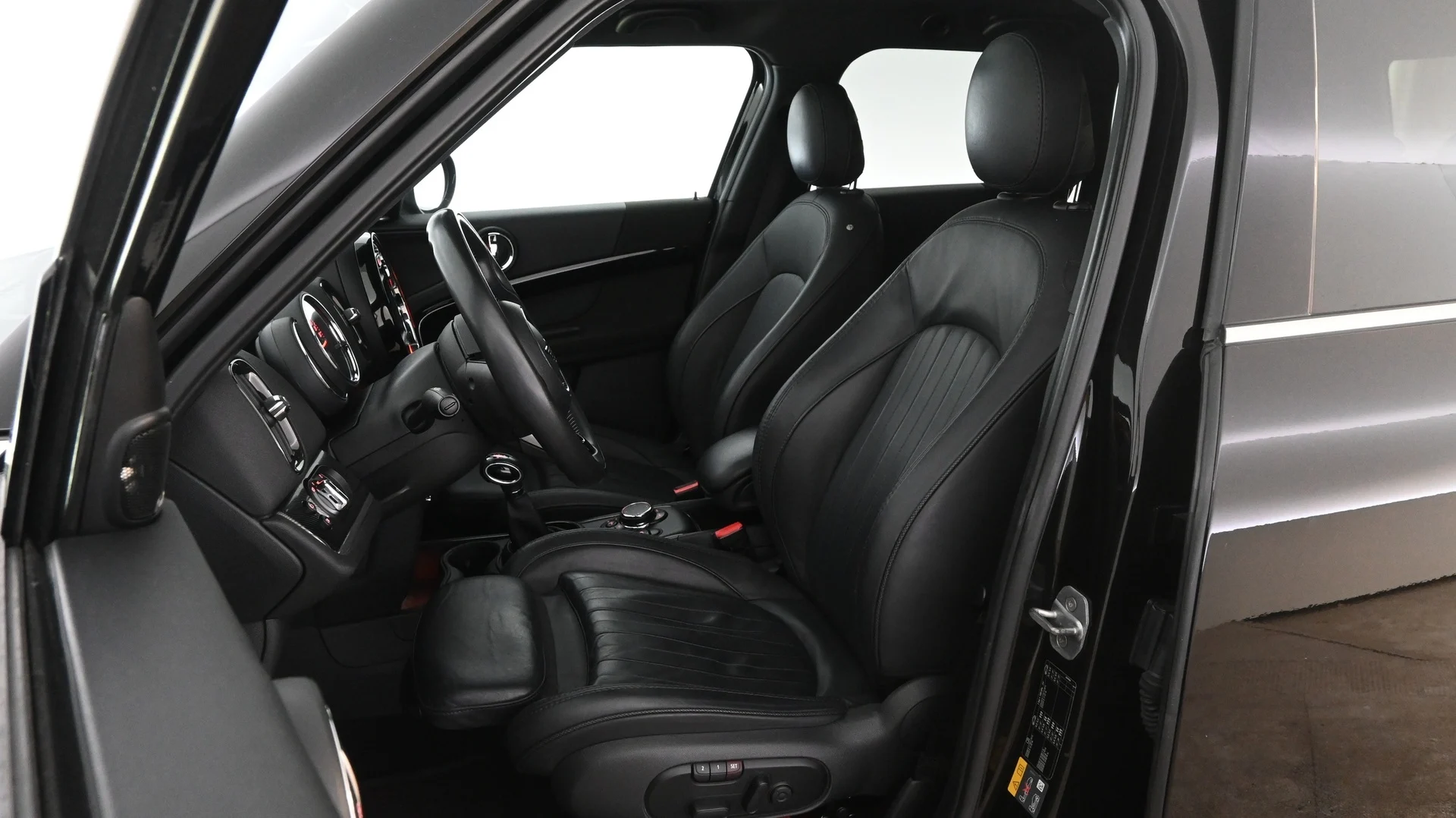 Car Image - 4KFSZ8nj8iIPlmlJsy7m5D