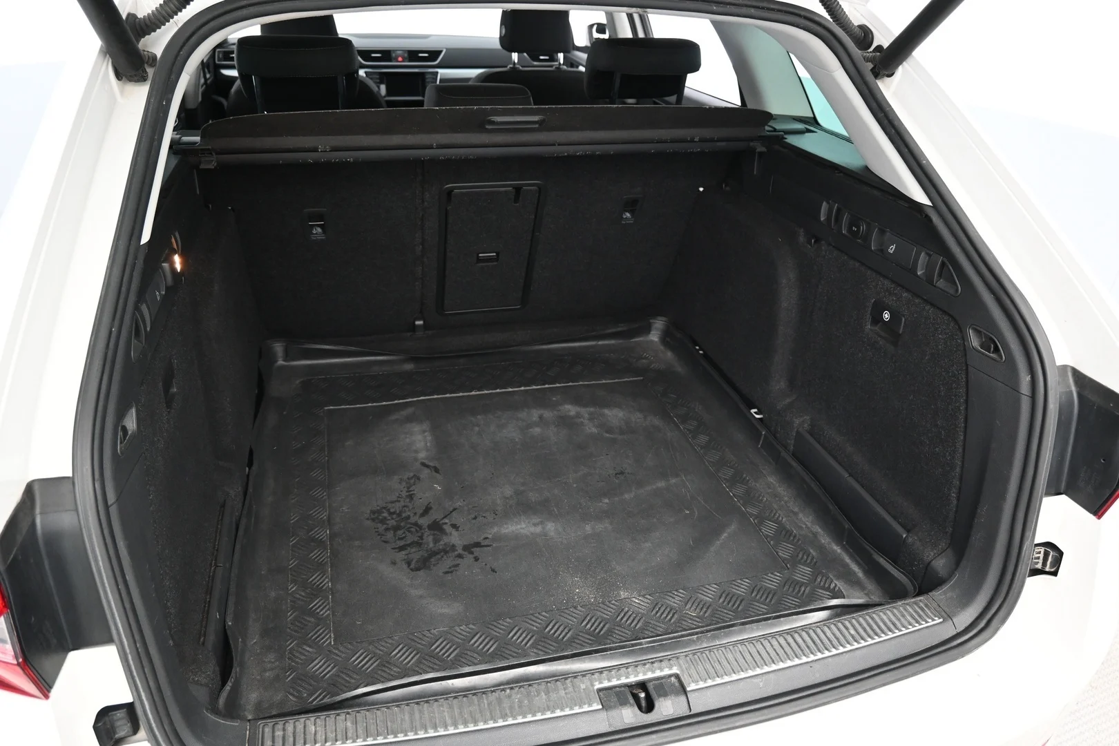 Car Image - 4MmlAYZ3hQvkSh8w4JYmfI