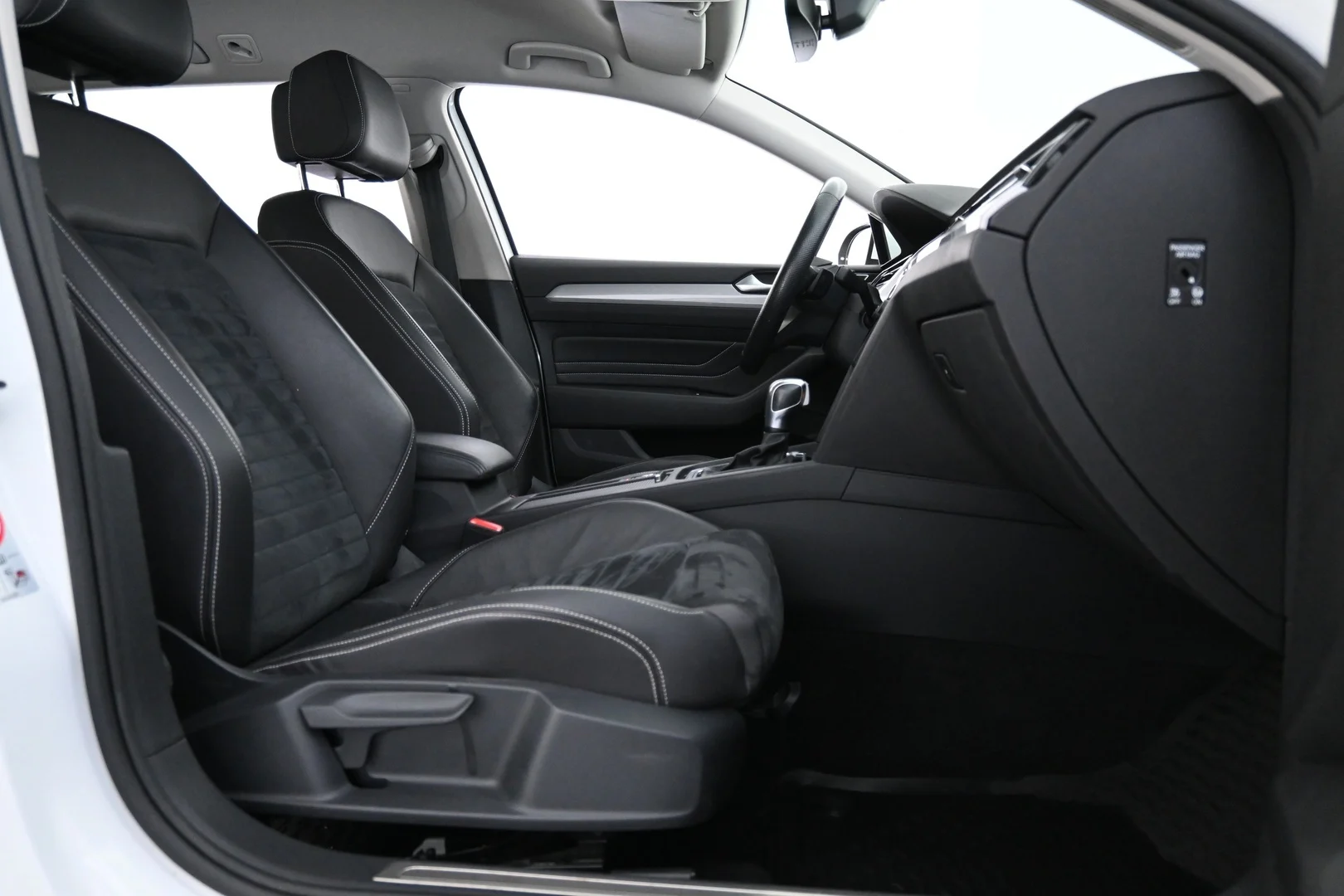 Car Image - 2jrc7XIlo9orceZEa7yOxJ