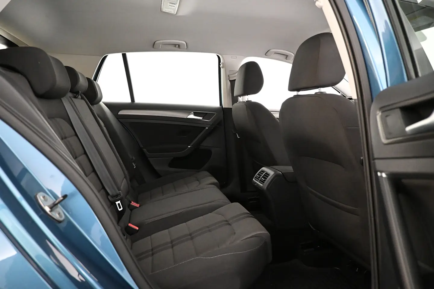 Car Image - 2W0RMaahkwSesi1YlWqHFZ