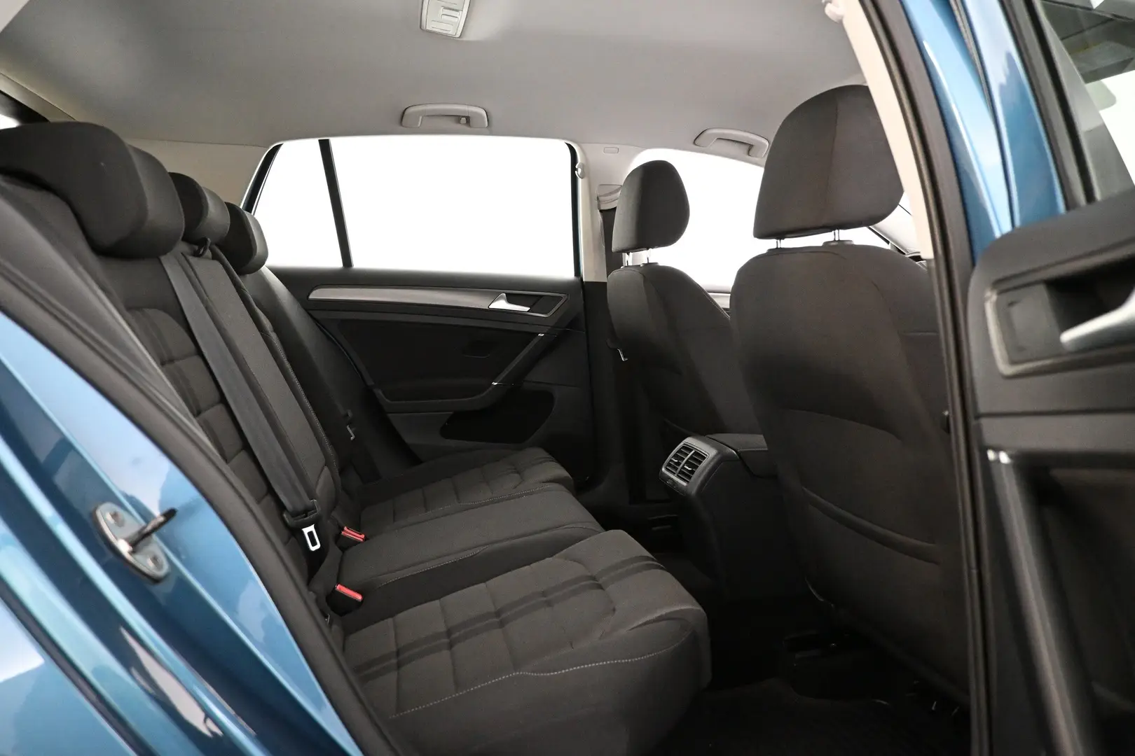 Car Image - 2W0RMaahkwSesi1YlWqHFZ
