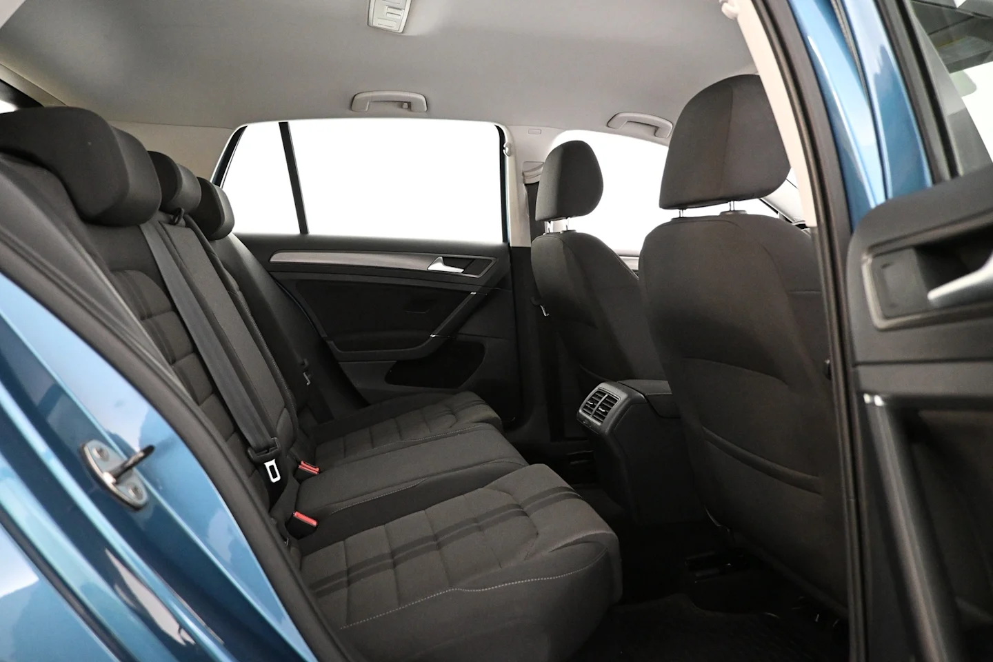 Car Image - 2W0RMaahkwSesi1YlWqHFZ