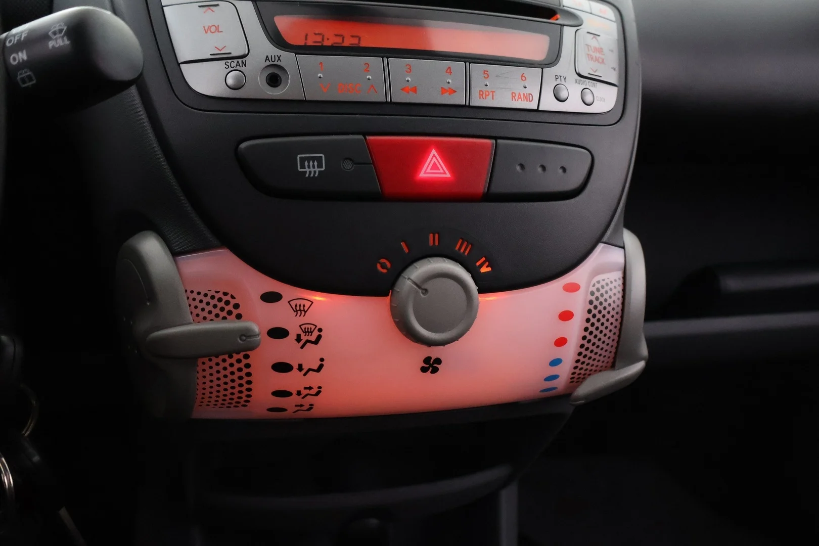 Car Image - 7GtD2r9XiQHD6K01MFrKoI