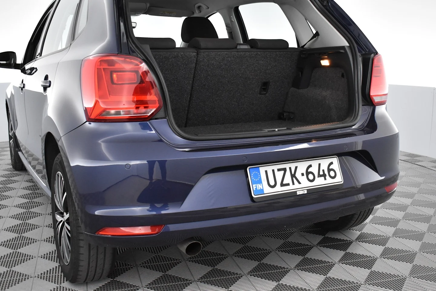 Car Image - 34M4GDrKCqfHorDEJ6edgA