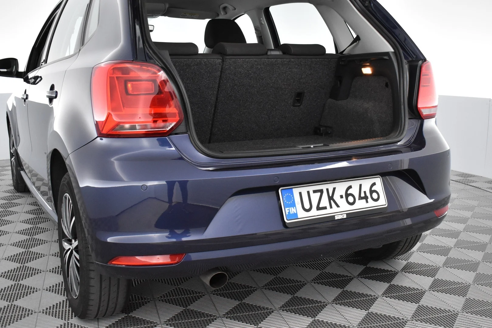 Car Image - 34M4GDrKCqfHorDEJ6edgA