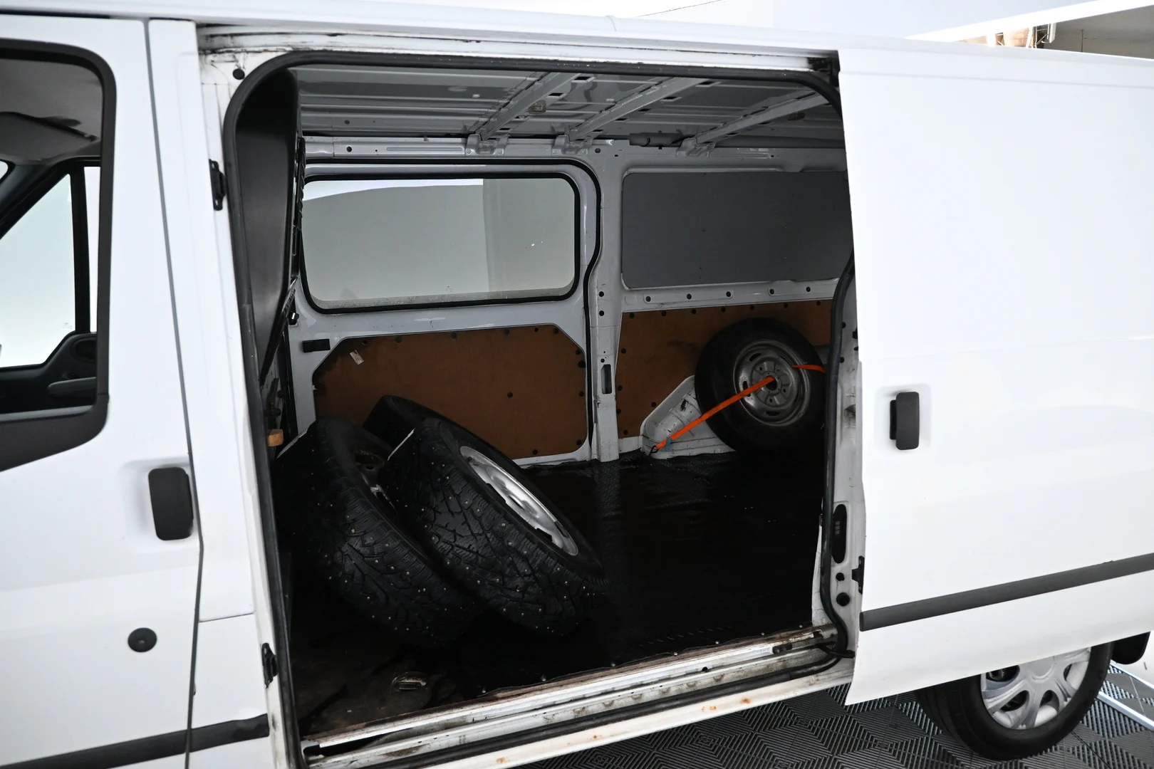 Car Image - 1nYMFxB102OGZnyzWICtGB