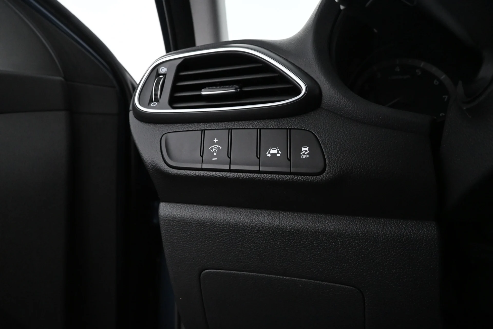 Car Image - 3SBokTEB5uZ2BLc0OlpwCL