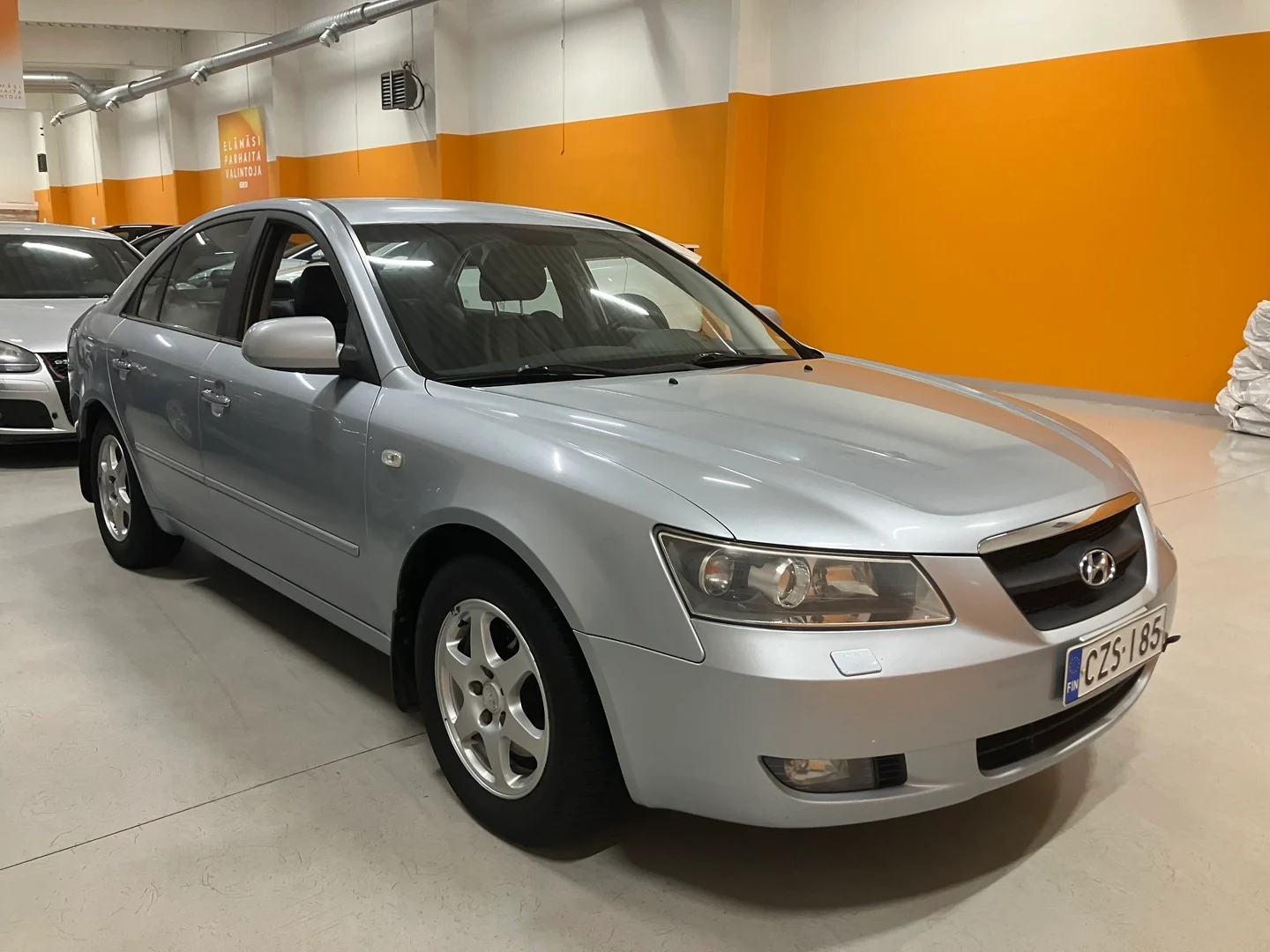 Car Image - 2KV2B6My5KuzxRxH7CCyp2