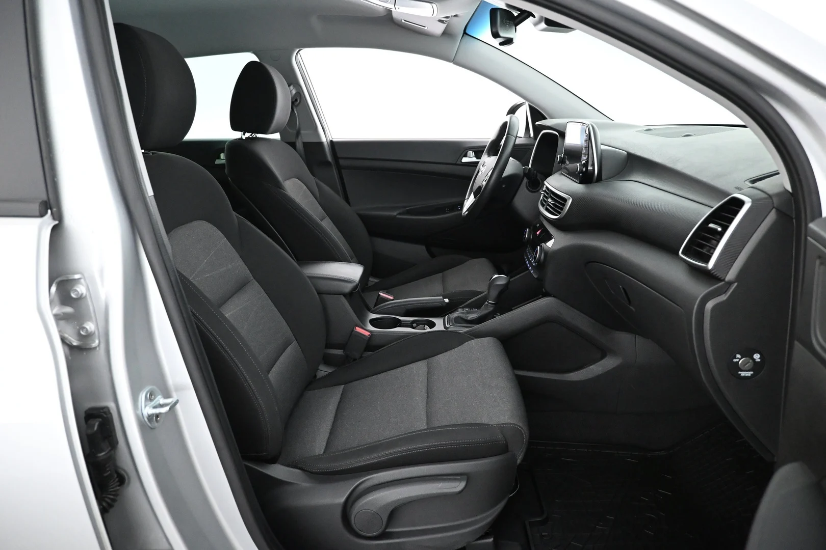 Car Image - 6CRFix35jrlwSxal4TvkbY