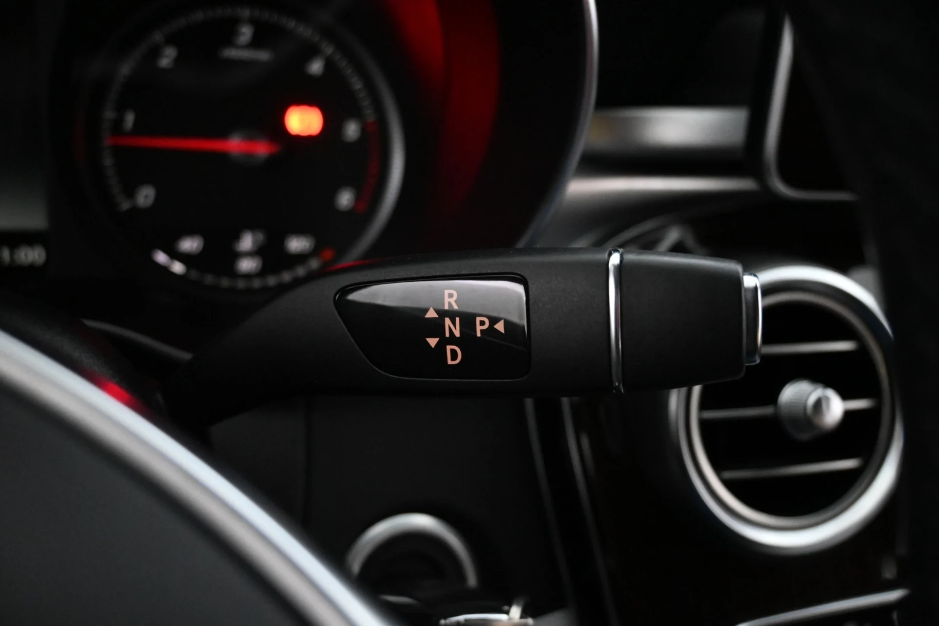 Car Image - kcPEWZjmKUeWutlnNkbJk