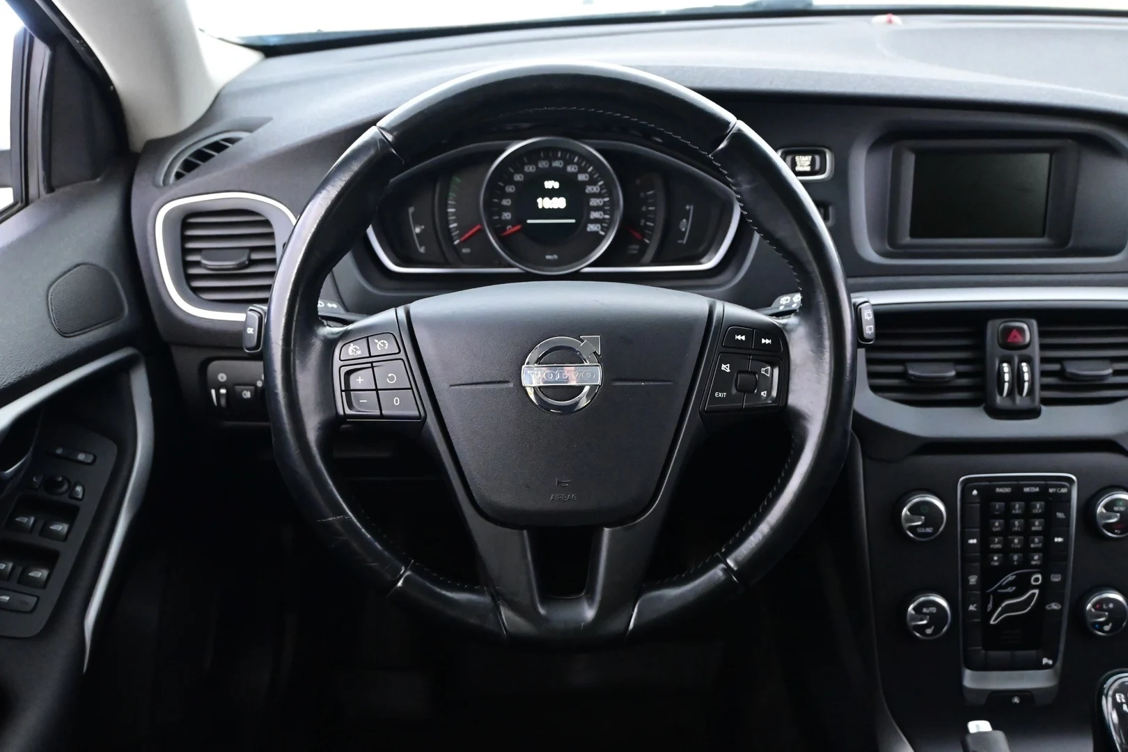 Car Image - 2IZZaJZxqHvhTFQXX3VEBm