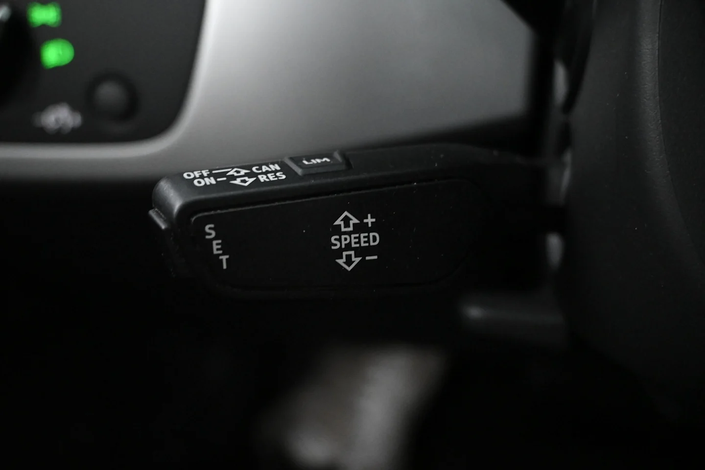 Car Image - 6u8tszWH7CVRVhg9nFHfzb