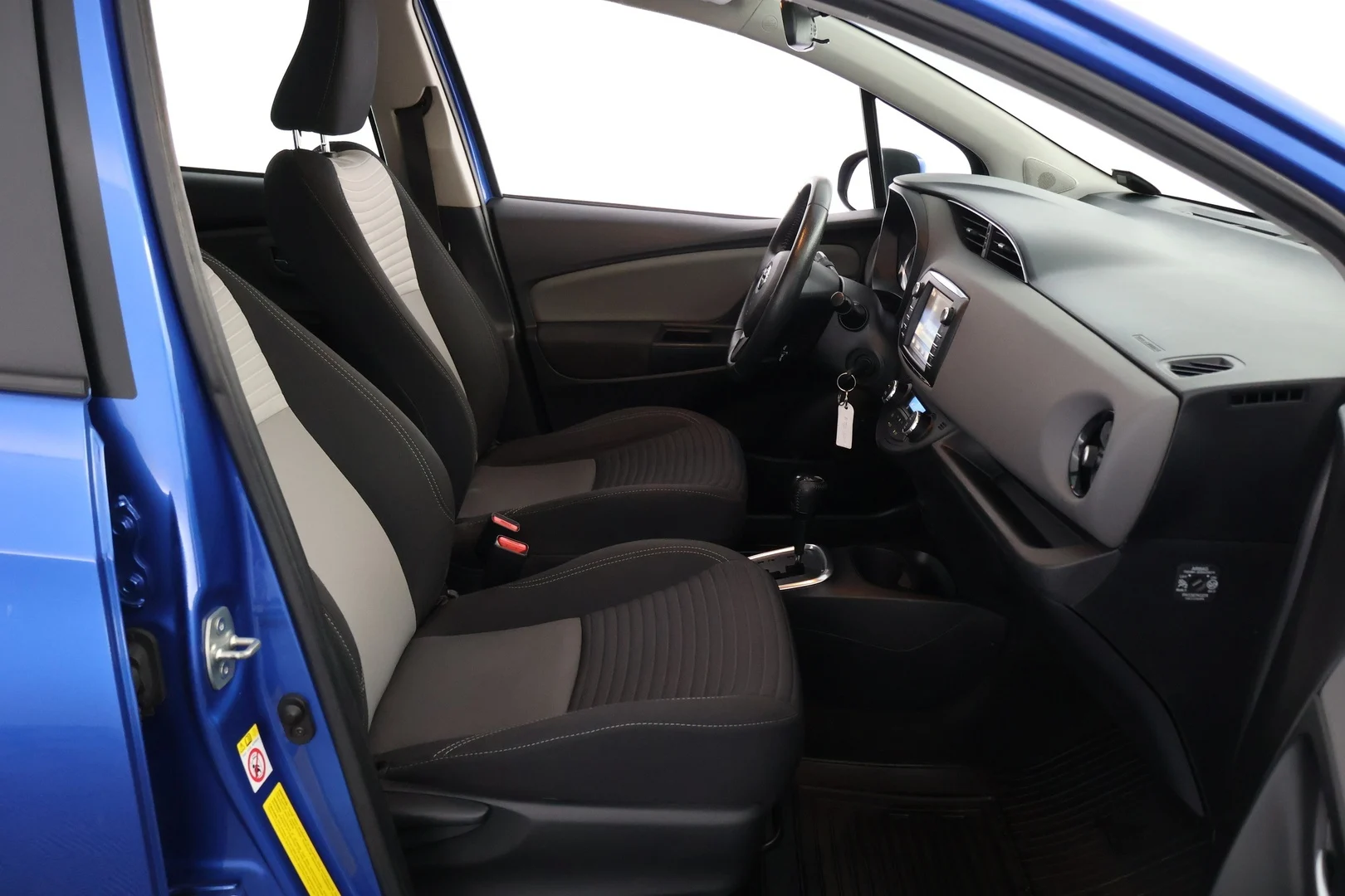 Car Image - 2Yzvl9yh7AztIwo2y00k0n