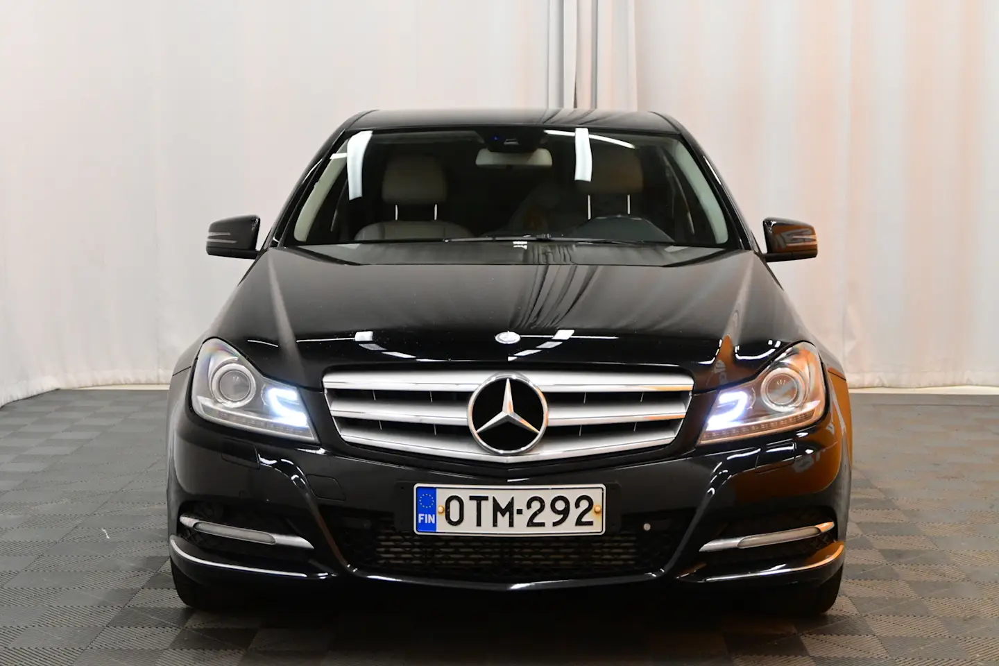 Car Image - 3fWj8c9gbLnb9A818AOroy