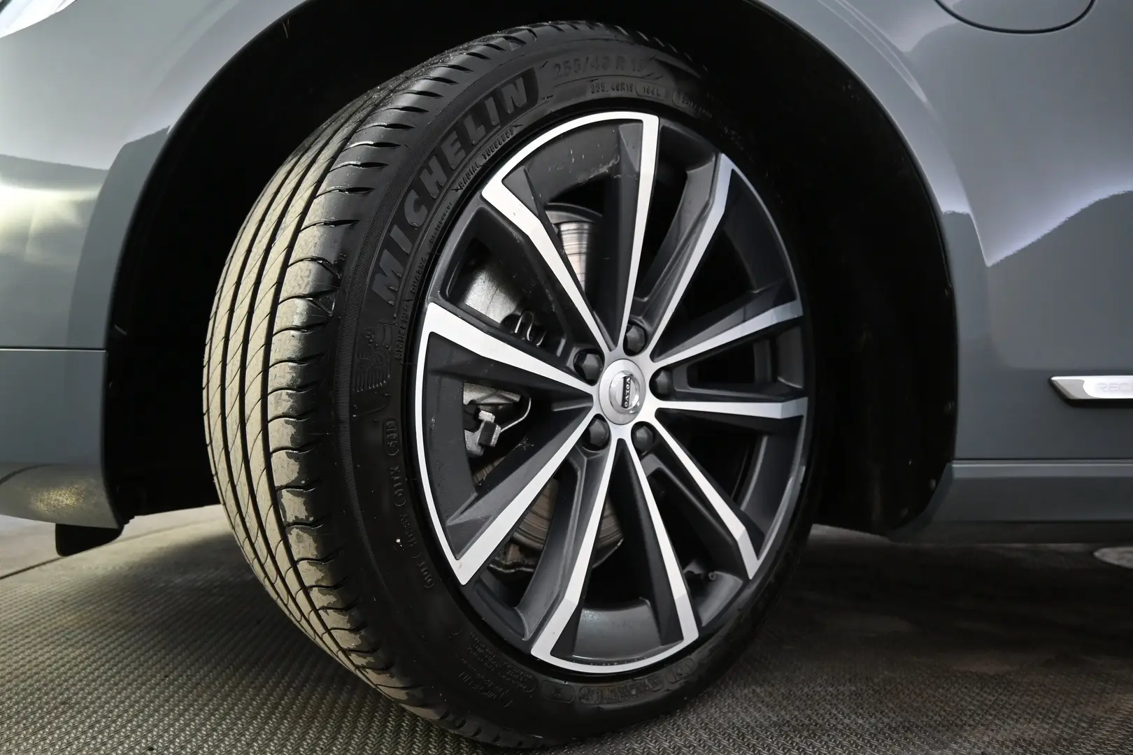 Car Image - 4uLOA6FoYHQVkZE66xZJoT