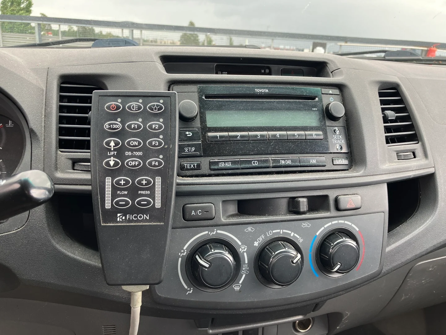 Car Image - YXni2YROSx5HyY75lcLy1