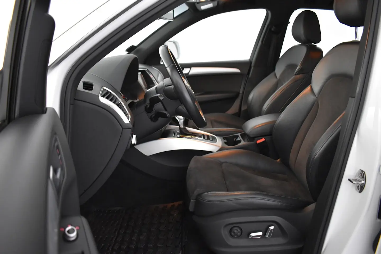 Car Image - 5XSpMe8BehMms6xCPiYOLj
