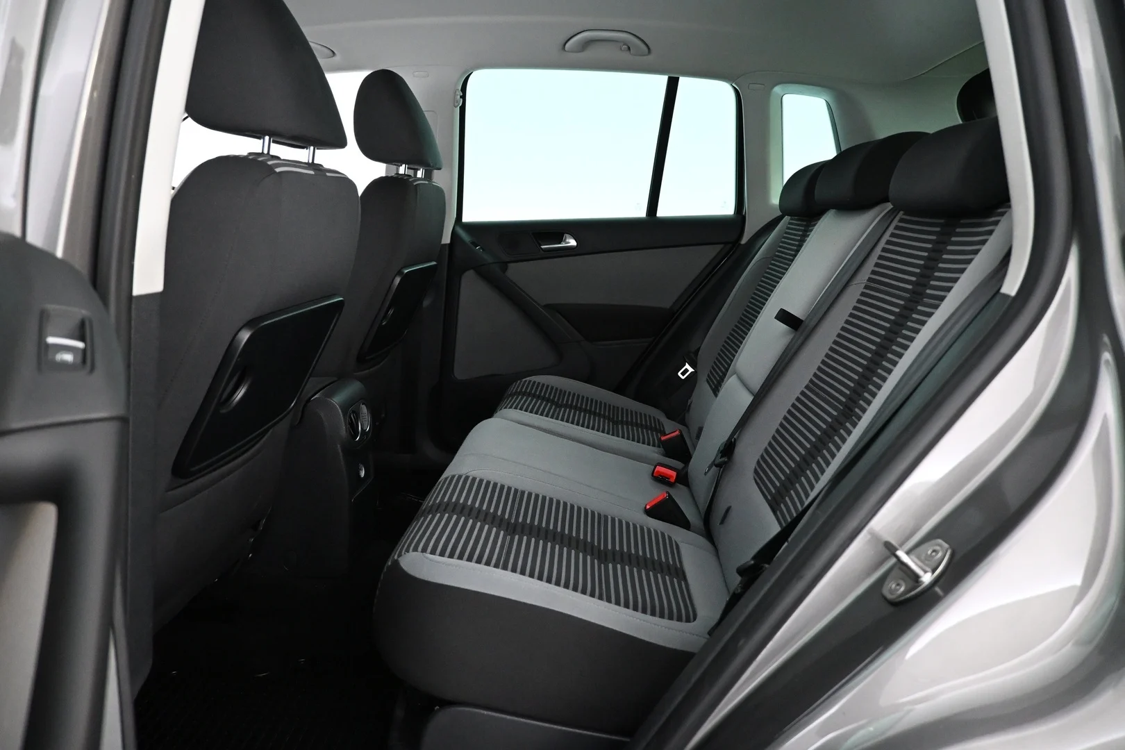 Car Image - 4KEKr0xuxUIpmBJrGd71ip